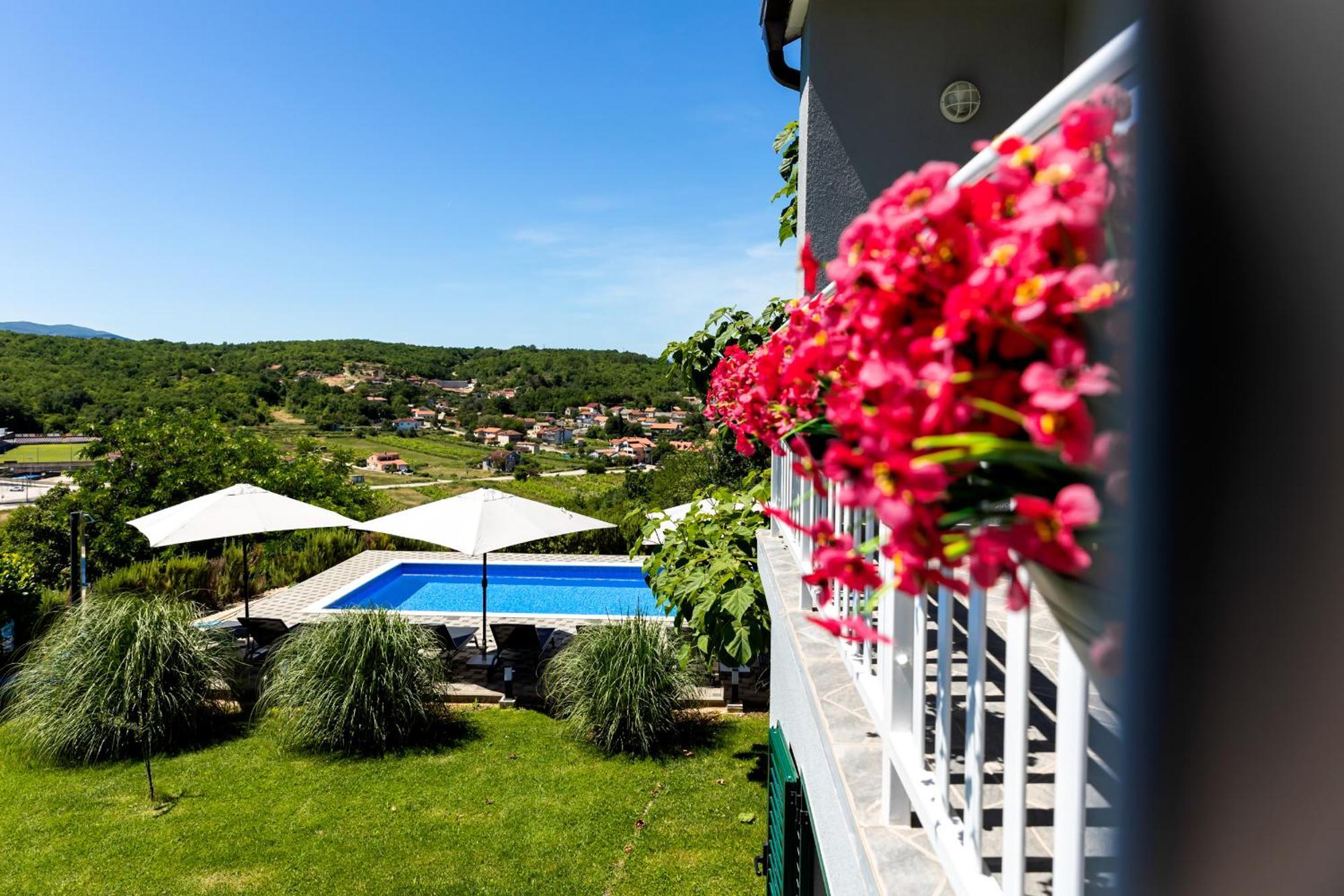 Villa Matko - Family Destination Zmijavci Exteriér fotografie