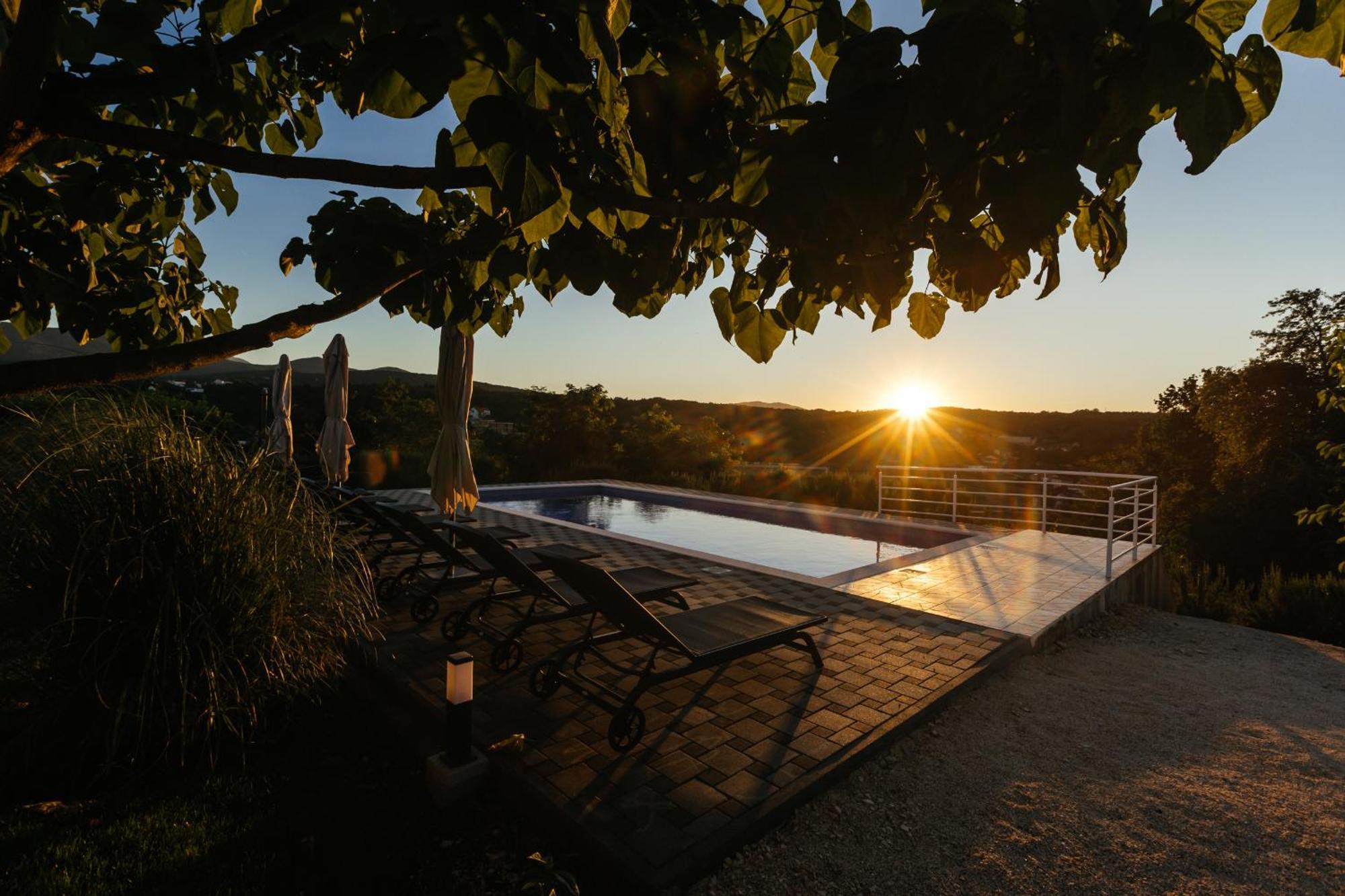 Villa Matko - Family Destination Zmijavci Exteriér fotografie