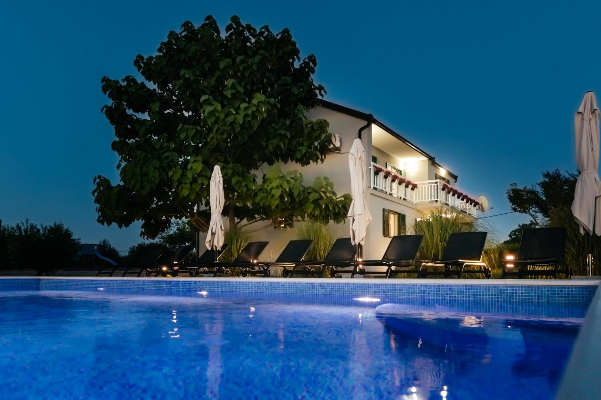 Villa Matko - Family Destination Zmijavci Exteriér fotografie